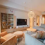 Levillas Levin Cranberry C26 Daire Levi