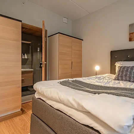 Levillas Levin Cranberry C26 * Levi