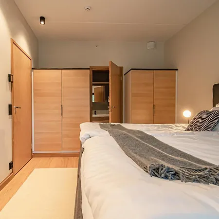 Levillas Levin Cranberry C26 Levi